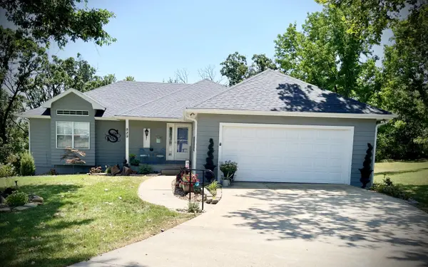 529 S Prewitt ST, Nevada, MO 64772