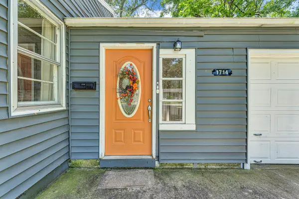 1714 W Scott ST, Springfield, MO 65802