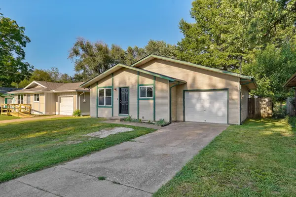 2728 N Summit AVE, Springfield, MO 65803
