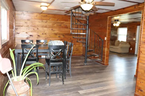 2188 Walnut Ridge RD, Seymour, MO 65746