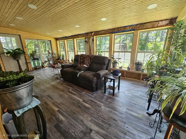 364 366 Phoenix Splitlog RD, Goodman, MO 64843