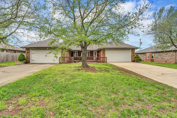 1348 E Arlington ST, Springfield, MO 65803