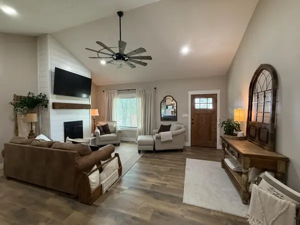 409 Valley RD, Thayer, MO 65791