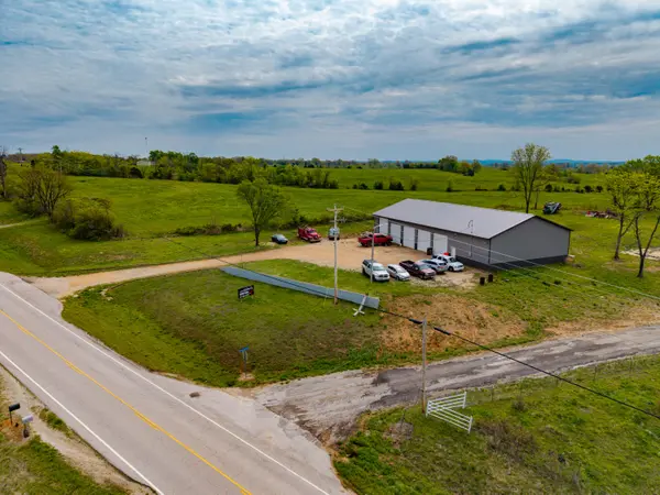 28 Wallace Ranch RD, Theodosia, MO 65761