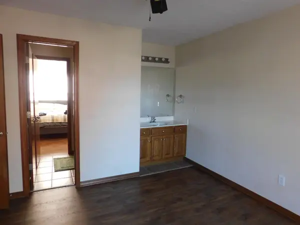 406 W Cale, Monett, MO 65708