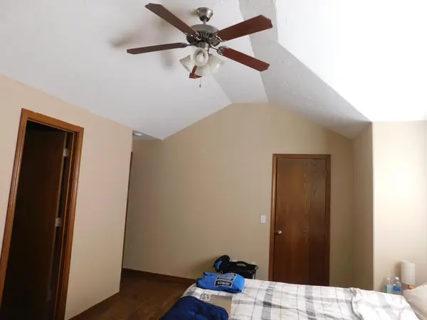406 W Cale, Monett, MO 65708