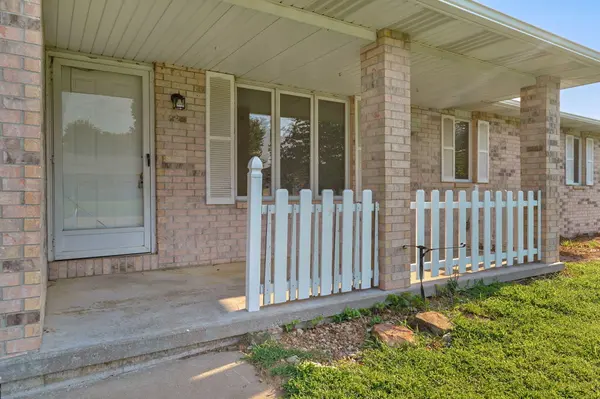2323 W Austin ST, Bolivar, MO 65613