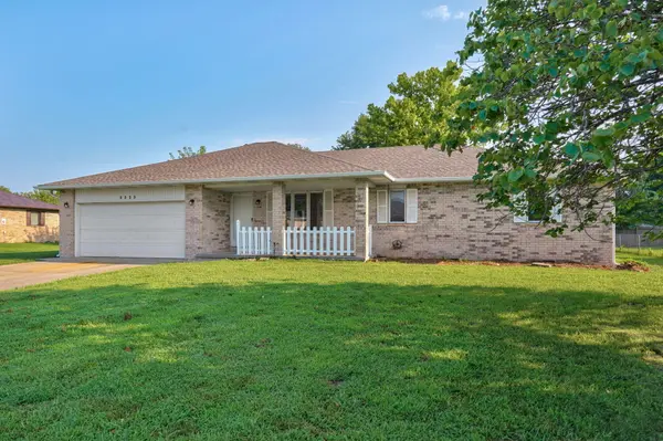 2323 W Austin ST, Bolivar, MO 65613