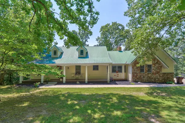 1417 S Thousand Oaks DR, Nixa, MO 65714
