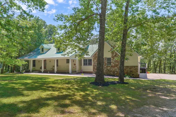 1417 S Thousand Oaks DR, Nixa, MO 65714