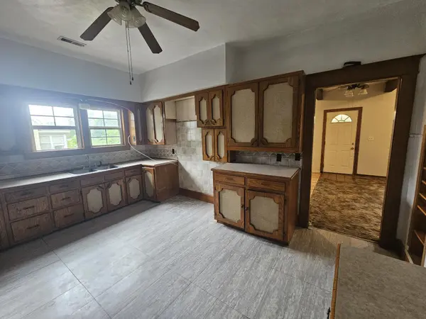 705 N Washam ST, Miller, MO 65707