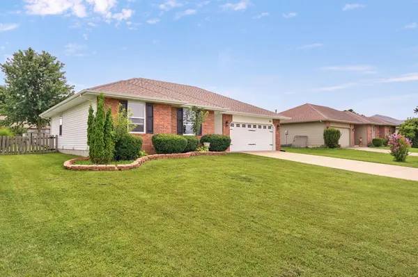 751 W Logan ST, Rogersville, MO 65742