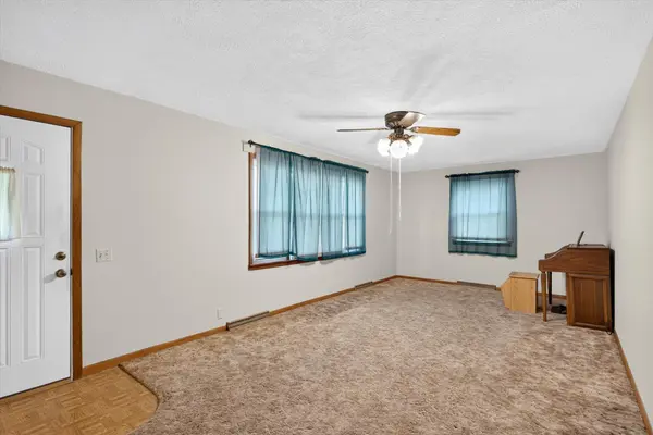 411 N Walnut ST, Fair Play, MO 65649