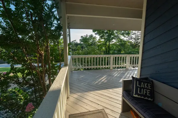 306 Deer Park CIR, Kimberling City, MO 65686