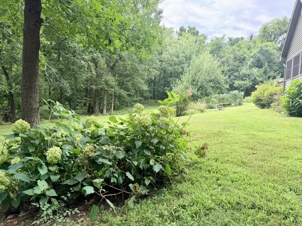 34 E Dade 86, Greenfield, MO 65661