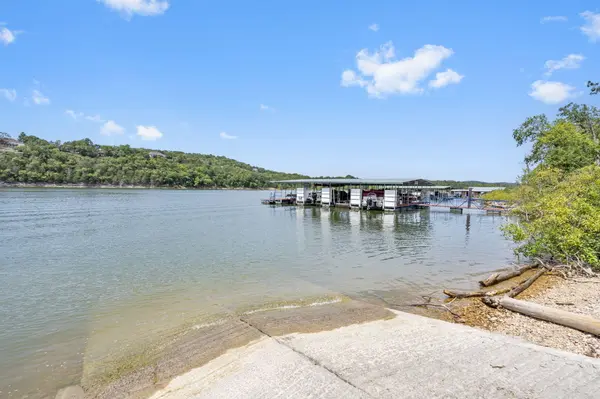 488 Hunt Club CIR, Galena, MO 65656