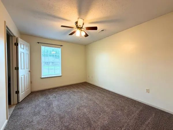 1860-70-80 S Pike AVE, Bolivar, MO 65613