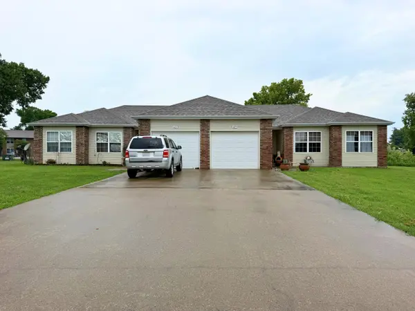 425 & 427 W Bradford ST, Bolivar, MO 65613