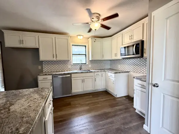 136 S Airport RD, Houston, MO 65483