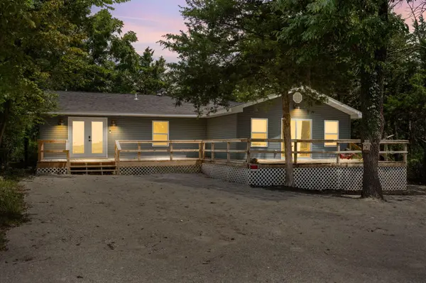 3050 Montague LN, Kimberling City, MO 65686