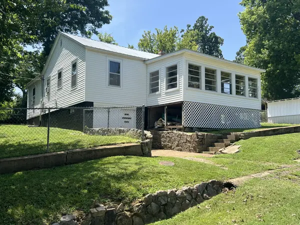 519 Spruce ST, Thayer, MO 65791
