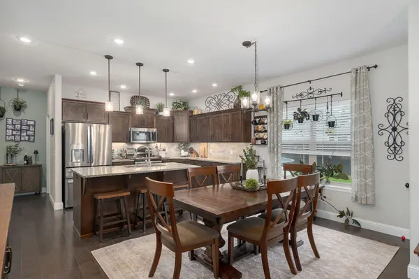 1657 N Kingfisher DR, Nixa, MO 65714