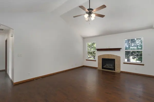 208 Spruce AVE, Clever, MO 65631