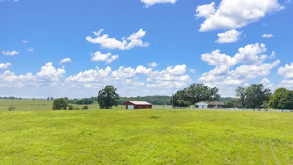 8675 Farm Road 2195, Cassville, MO 65625