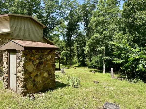 817 State Highway HH, Isabella, MO 65676