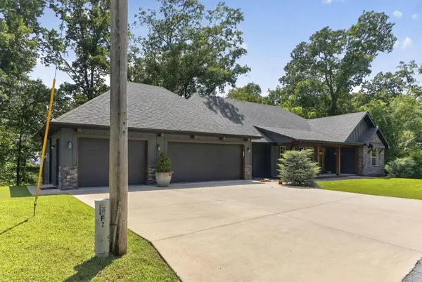 1800 Yoachum DR, Nixa, MO 65714