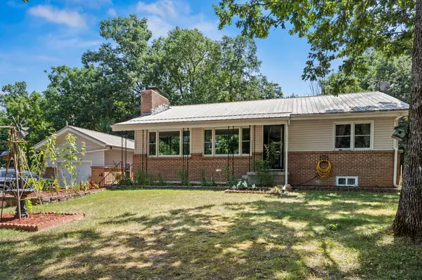 24 Dorsett LN, Kimberling City, MO 65686
