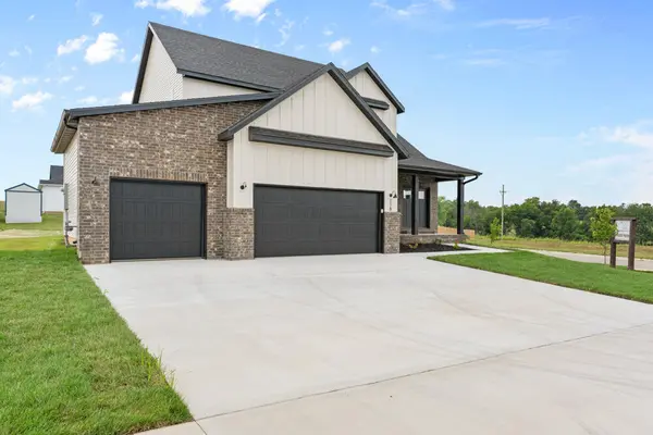 118 E Clayton LN, Republic, MO 65738