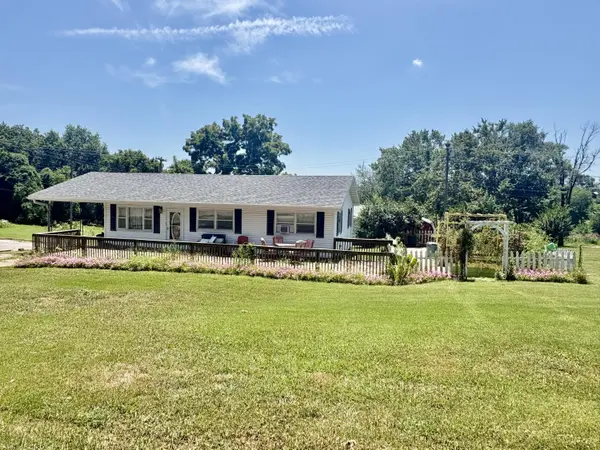 201 Wynes CIR, Greenfield, MO 65661