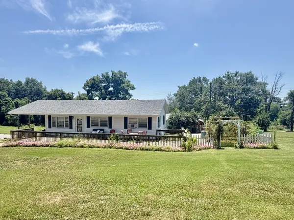 201 Wynes CIR, Greenfield, MO 65661