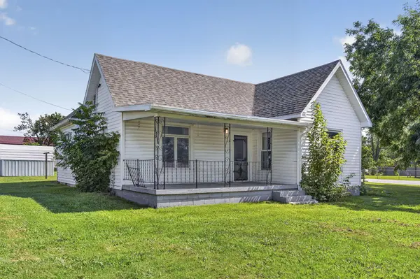 117 E Summit AVE, Seymour, MO 65746