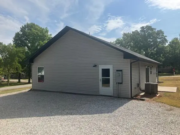 110 E Cherry ST, Granby, MO 64844