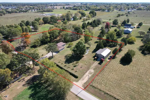 93 Meadow Hill LN, Rogersville, MO 65742