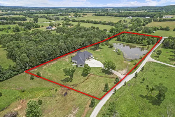 7962 N Cedar Springs LN, Strafford, MO 65757