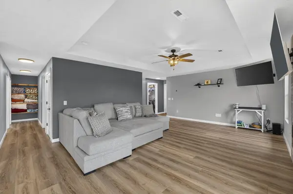 21005 Lawrence 2074, Ash Grove, MO 65604
