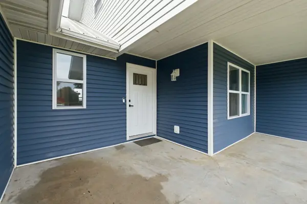 21005 Lawrence 2074, Ash Grove, MO 65604