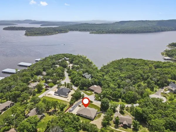 40 Overton CT, Kimberling City, MO 65686