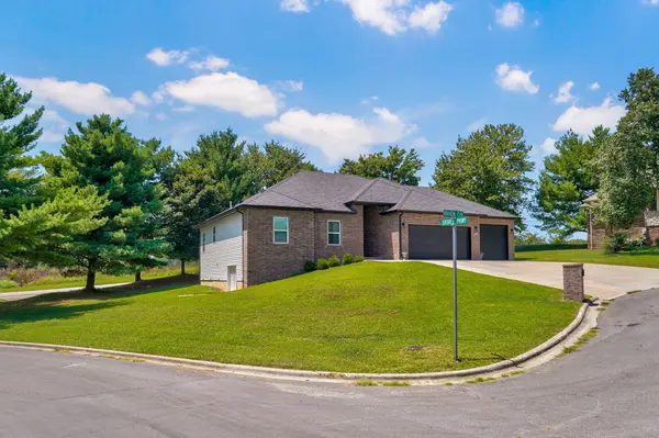 300 Raven CIR, Rogersville, MO 65742