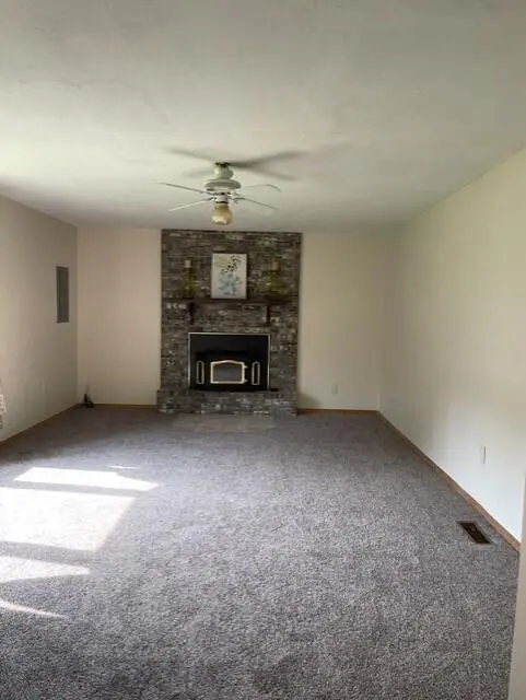 203 S Walnut ST, Marshfield, MO 65706