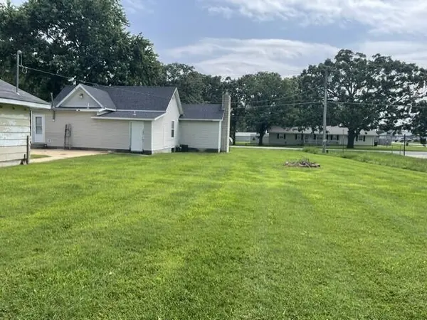 203 S Walnut ST, Marshfield, MO 65706