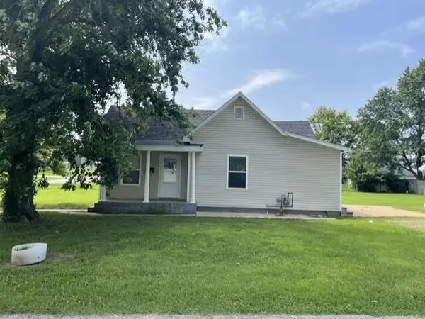 203 S Walnut ST, Marshfield, MO 65706