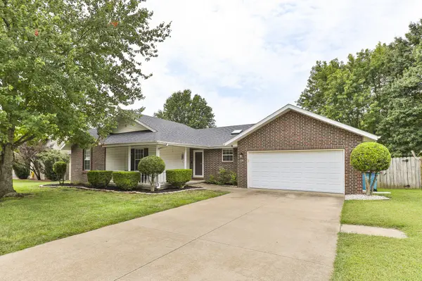335 S Foster AVE, Springfield, MO 65802