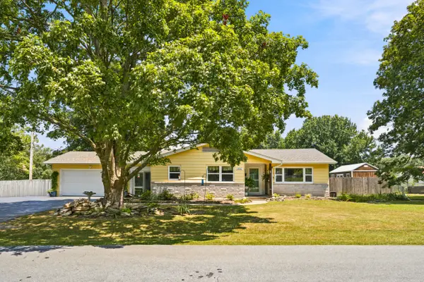 1306 Porter AVE, Aurora, MO 65605