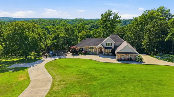 4335 S 165th RD, Bolivar, MO 65613