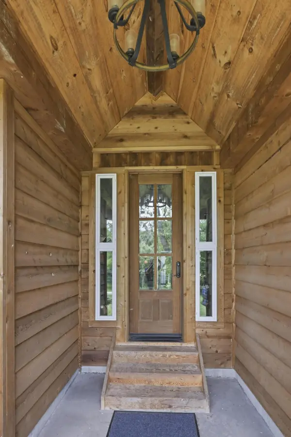 9689 Geranium RD, Carthage, MO 64836