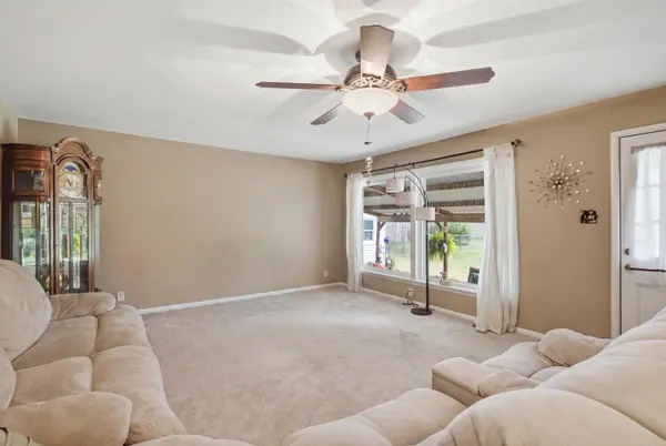 1011 13th ST, Monett, MO 65708